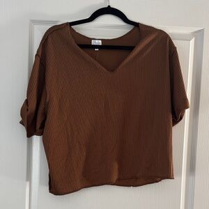 Francesca’s Brown Ribbed V-Neck Short Sleeve Top